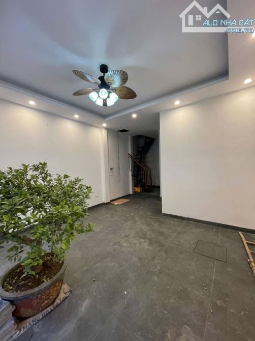 6 tầng thang máy plô Đầm Trấu, oto qua vào nhà, 48m2 x mtiền 4.8m thông sàn. Giá 15.9 tỷ