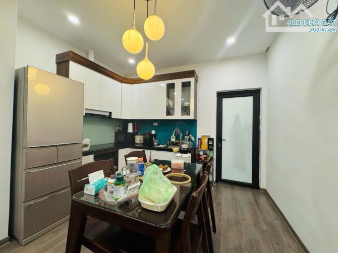 Chỉ 4,49 tỷ tập thể Kim Liên, Đống Đa, 2 thoáng, 80m2 3pn nhà đẹp