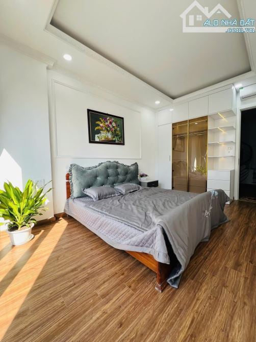 Nhà Nguyễn Khang ngõ ô tô 3 ô tô tránh kinh doanh, 2 mặt thoáng, cách mặt phố 15m, 40tr/th