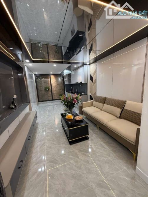 ĐƯỜNG LÁNG Đ Đ 30m2x5tầng NHỈNH 9TỶ CÓ TL