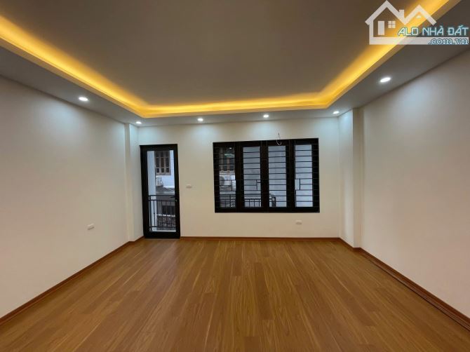 6 tầng thang máy plô Đầm Trấu, oto qua vào nhà, 48m2 x mtiền 4.8m thông sàn. Giá 15.9 tỷ