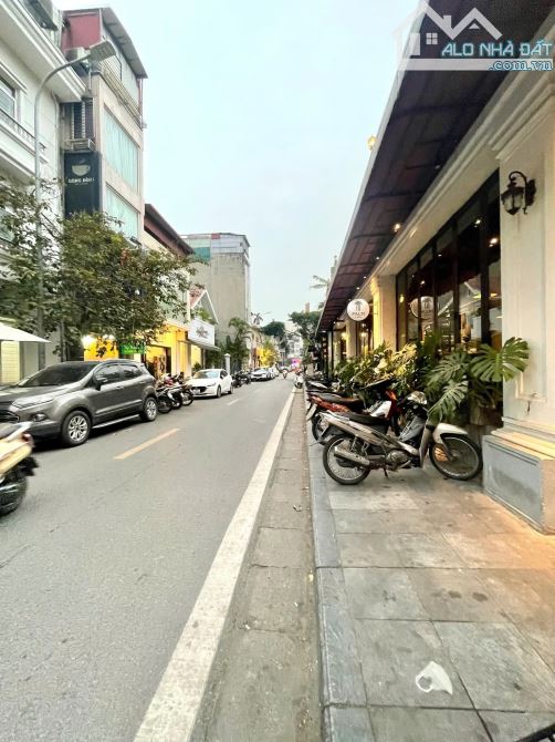 BÁN NHÀ MẶT PHỐ QUANG TRUNG - HOÀN KIẾM - VỈA HÈ - KINH DOANH - 420M X 2 TẦNG - MT 20M