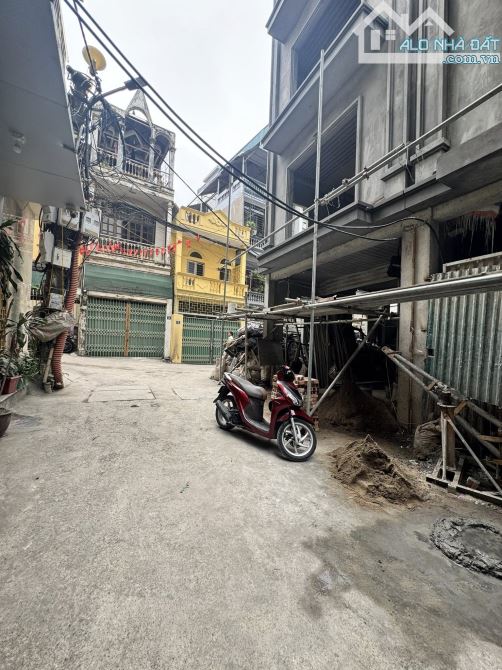 HOÀNG HOA THÁM 36/38M² – 5 TẦNG THANG MÁY – Ô TÔ VÀO NHÀ – 10.5 TỶ