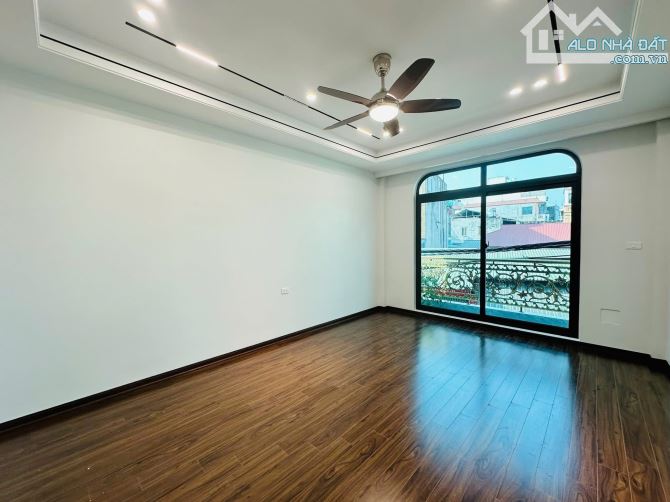 Nhà Nguyễn Khang ngõ ô tô 3 ô tô tránh kinh doanh, 2 mặt thoáng, cách mặt phố 15m, 40tr/th