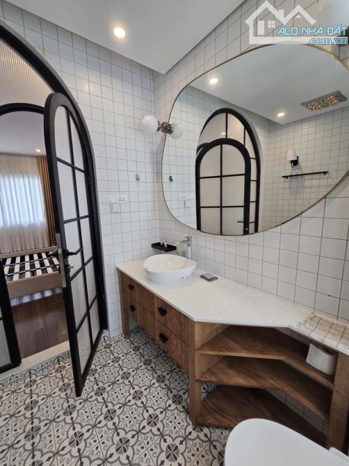 Hiếm! Bán Nhà Âu Cơ Tây Hồ- Gần Phố- Ngõ Thông-Ô tô Đỗ Cửa-55M2 - 5 Tầng-Mt 5.3m - 18.5 Tỷ