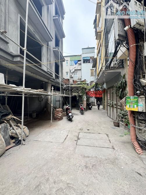 HOÀNG HOA THÁM 36/38M² – 5 TẦNG THANG MÁY – Ô TÔ VÀO NHÀ – 10.5 TỶ