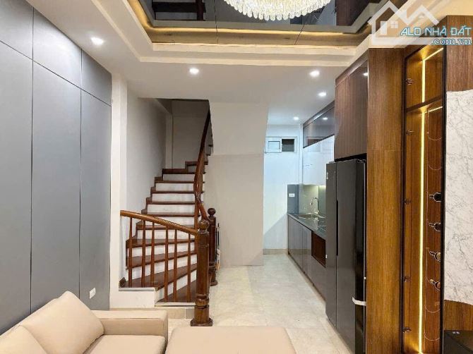 ĐƯỜNG LÁNG Đ Đ 30m2x5tầng NHỈNH 9TỶ CÓ TL