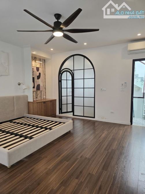 Hiếm! Bán Nhà Âu Cơ Tây Hồ- Gần Phố- Ngõ Thông-Ô tô Đỗ Cửa-55M2 - 5 Tầng-Mt 5.3m - 18.5 Tỷ