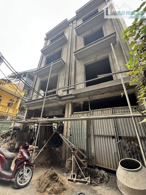 HOÀNG HOA THÁM 36/38M² – 5 TẦNG THANG MÁY – Ô TÔ VÀO NHÀ – 10.5 TỶ