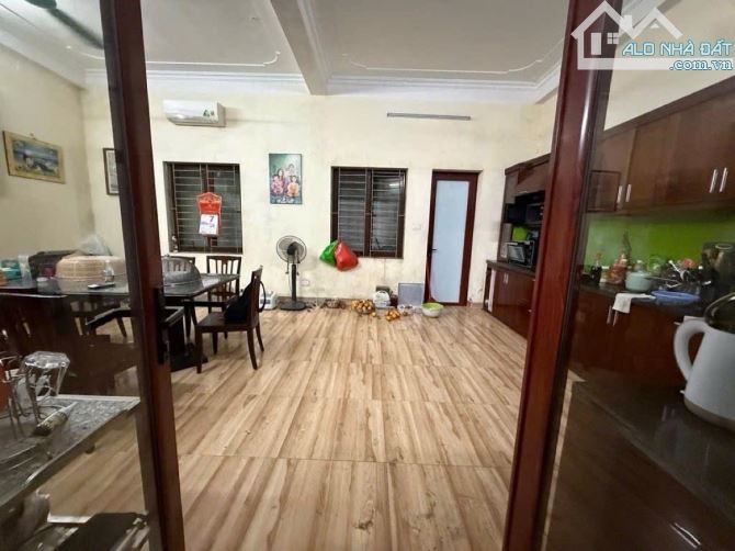 Bán nhà mặt Phố Vọng trung tâm quận HBT phố 2 chiều vỉ hè rộng kinh doanh văn phòng DT 100