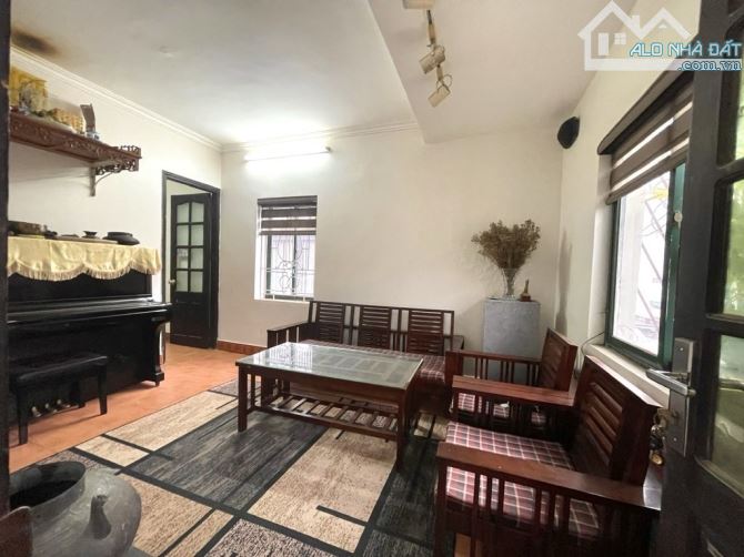 PHÚ THƯỢNG – TÂY HỒ LÔ GÓC – NGÕ NÔNG – Ô TÔ ĐỖ CHÂN CẦU THANG