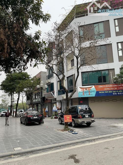 MẶT PHỐ TRIỆU VIỆT VƯƠNG, GẦN VINCOM, VỈ HÈ RỘNG, KINH DOANH TỐT 35m2 x 5 Tầng Mt4m 28 tỷ