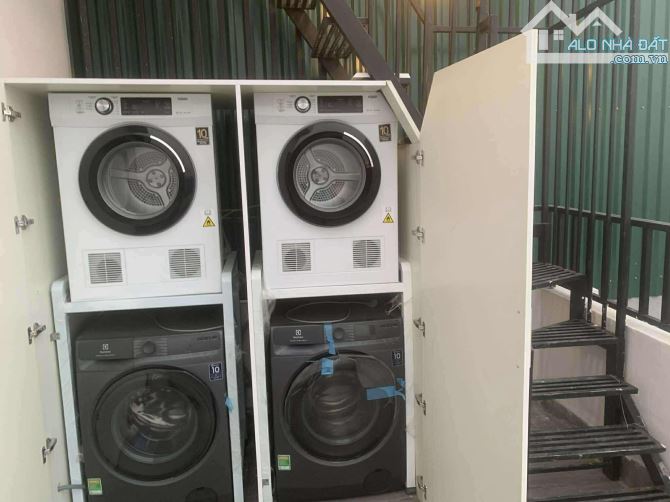 BÁN GẤP NHÀ DÒNG TIỀN PHÚ THƯỢNG - TÂY HỒ 8 TẦNG x 21 PHÒNG CHO THUÊ GIÁ 15 TỶ 6 .