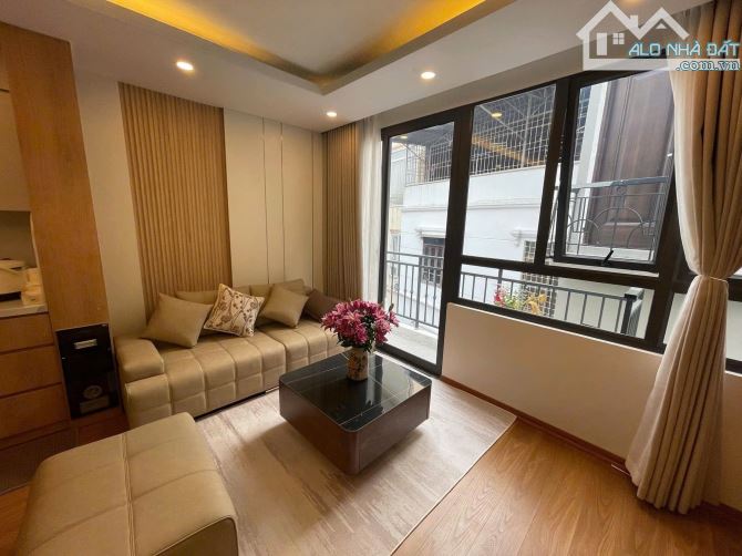 6 tầng thang máy plô Đầm Trấu, oto qua vào nhà, 48m2 x mtiền 4.8m thông sàn. Giá 15.9 tỷ