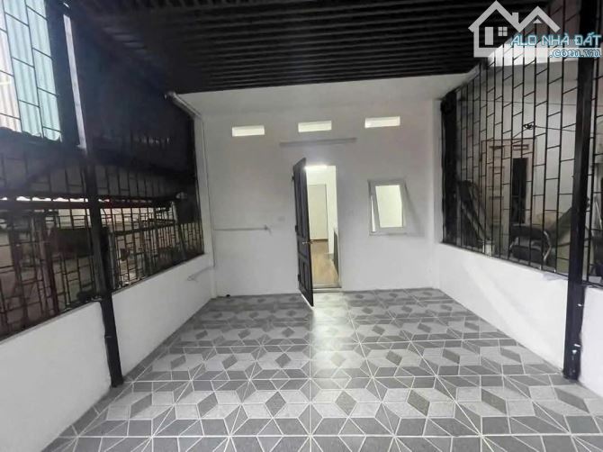 HOÀNG VĂN THÁI - 45M -MT4M - 10M RA OTO TRÁNH - 2 THOÁNG TRƯỚC SAU - SÁT CHỢ, GẦN TRƯỜNG