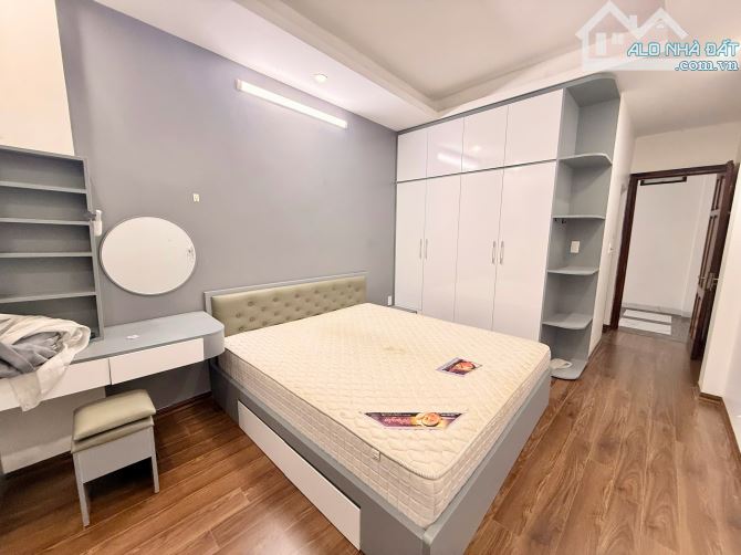 BÁN NHÀ BẠCH ĐẰNG - NHÀ MỚI Ở LUÔN- 30M2, 5 TẦNG, VÀI BƯỚC CHÂN RA OTO TRÁNH