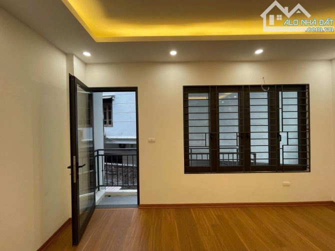 6 tầng thang máy plô Đầm Trấu, oto qua vào nhà, 48m2 x mtiền 4.8m thông sàn. Giá 15.9 tỷ