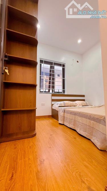 TẬP THỂ HOÀNG QUỐC VIỆT – TẦNG 2 – 32/50M² – 2PN – CỰC THOÁNG – 4.18 TỶ