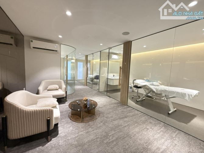 Bán toà nhà mặt phố Vĩnh Hưng 250m2 53 căn hộ khép kín 2 thang máy 85 tỷ