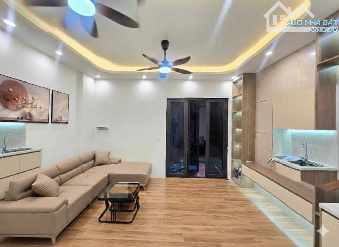 NHÀ ĐẸP NGÃ TƯ SỞ – GẦN Ô TÔ - 2 THOÁNG - SÁT PHỐ - FULL NỘI THẤT – CHỈ 8,6 TỶ