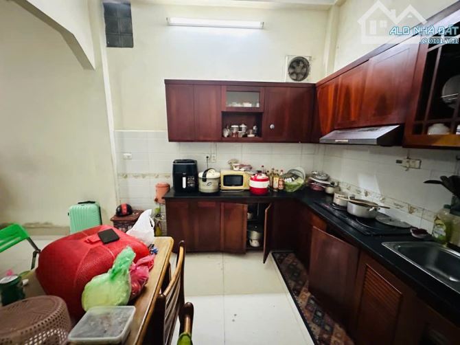 Chính chủ Bán nhà 5 Tầng, p Chùa Bộc, Đống Đa - DT41m2, Sổ đẹp cất két, Giá 13.8 tỷ (Có TL