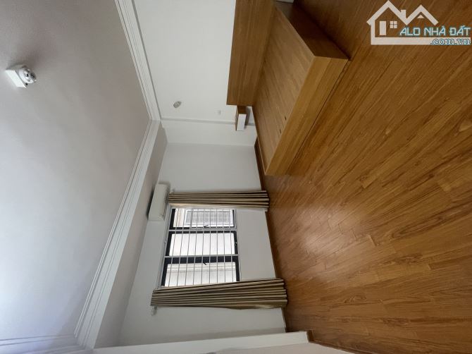 NHÀ MỚI - Ở NGAY- KHU VỰC ĐANG PHÁT TRIỂN - GẦN ĐH KINH CÔNG - NHÀ 2 MẶT THOÁNG - LÔ GÓC