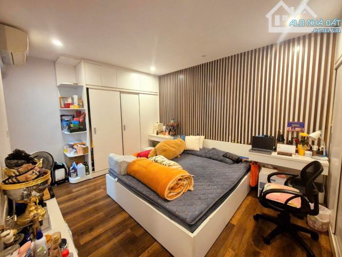 Chính chủ cần bán căn hộ 85m2 - 2N, 2WC - p Hoàng Cầu, Đống Đa - Giá bán 9,9 tỷ (Có TL)