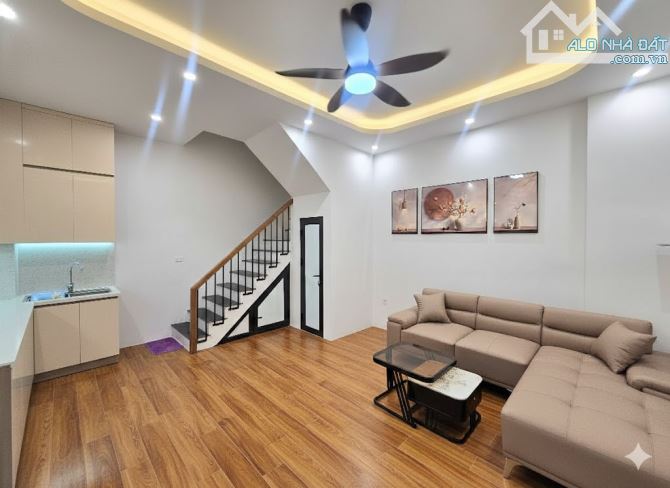 NHÀ ĐẸP NGÃ TƯ SỞ – GẦN Ô TÔ - 2 THOÁNG - SÁT PHỐ - FULL NỘI THẤT – CHỈ 8,6 TỶ