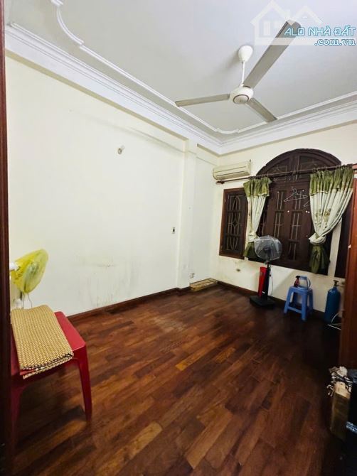 Chính chủ Bán nhà 5 Tầng, p Chùa Bộc, Đống Đa - DT41m2, Sổ đẹp cất két, Giá 13.8 tỷ (Có TL