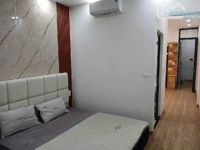 Bán nhà 5 Tầng Thang máy, Hoàng cầu, Đống Đa - DT40m, 3 ngủ full nội thất - 12,6 tỷ sổ PLo