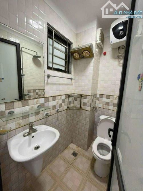 55m2 - Nhà 4 tầng, mặt ngõ tại Thái Thịnh, Đống Đa - Vị trí trung tâm, sẵn sổ, giá 11.2 T