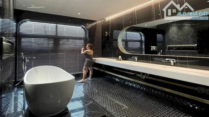 BÁN NHÀ MỚI PHỐ PHÚ THƯỢNG Ô TÔ VÀO NHÀ, PHÒNG TẮM XIN SÒ, CỰC CHILL, 40M2, 11,5 TỶ