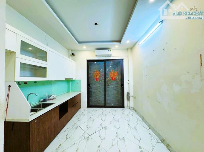 9.85 TỶ -45M²- 5 TẦNG –6 NGỦ–20M RA PHỐ-MINH KHAI–LẠC TRUNG-HBT