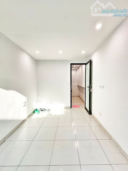 MẶT PHỐ BẠCH ĐẰNG - NHÀ MỚI NHỎ TIỀN - KINH DOANH TỐT, SỐNG TRUNG TÂM