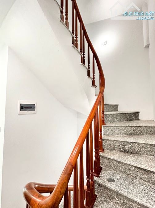 MẶT PHỐ BẠCH ĐẰNG - NHÀ MỚI NHỎ TIỀN - KINH DOANH TỐT, SỐNG TRUNG TÂM