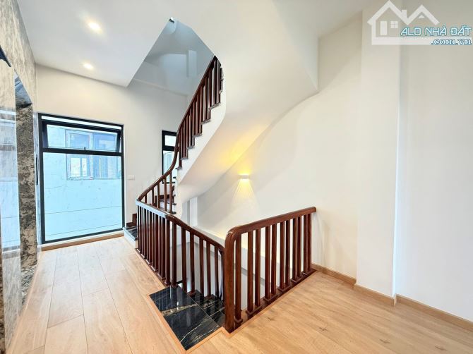 Quá Ngon! 15 Tỷ Hơn - Bán Nhà Phú Thượng ,Tây Hồ -65m2 -6 Tầng-Thang Máy -Gần Phố - Ôtô