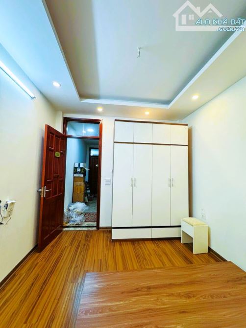 9.85 TỶ -45M²- 5 TẦNG –6 NGỦ–20M RA PHỐ-MINH KHAI–LẠC TRUNG-HBT