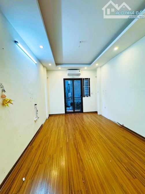9.85 TỶ -45M²- 5 TẦNG –6 NGỦ–20M RA PHỐ-MINH KHAI–LẠC TRUNG-HBT