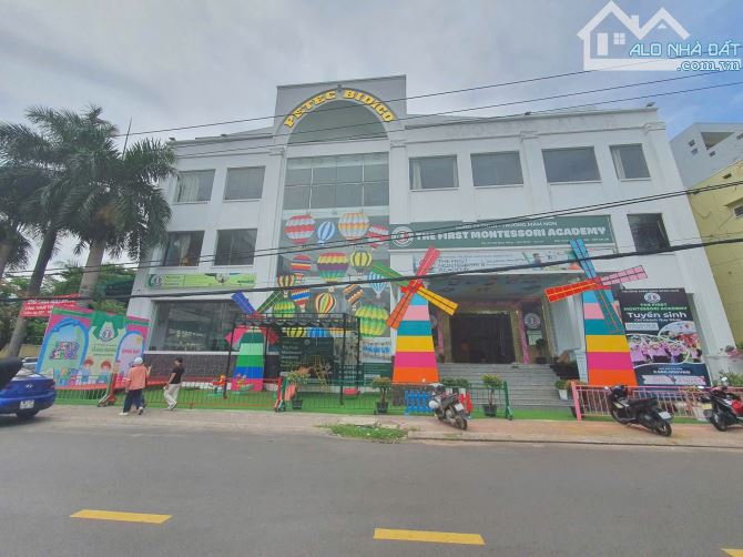 Cho Thuê Mặt Bằng 2 Mặt Tiền Đường Bạch Đằng và Mai Xuân Thưởng