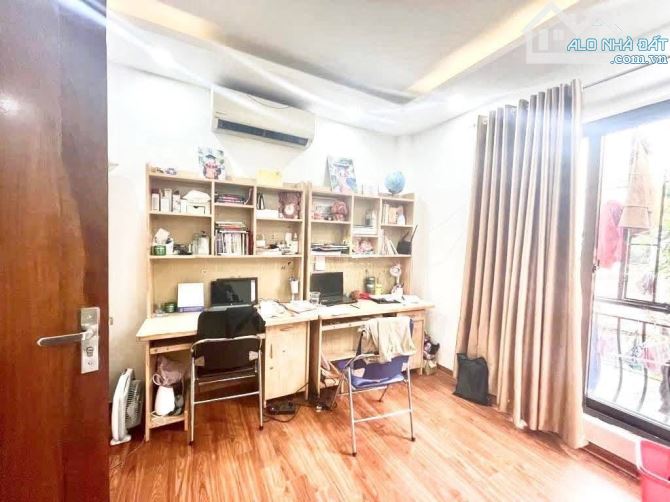 MẶT PHỐ HÀNG BÔNG - HOÀN KIẾM GIÁ 26 TỶ - 30m x3 Tầng. Mặt tiền 9m. Lô Góc.