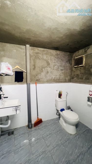 Cần bán gấp, giảm chào thêm 300tr nhà Đống Đa 60m sổ 3 tầng không QH chỉ 9.7 tỉ, gần ô tô