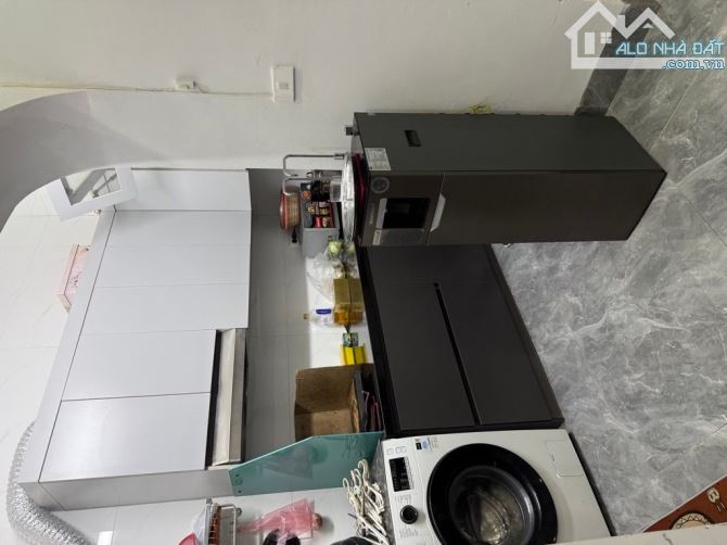 Lý Nam Đế - Căn hộ tầng 1 70m chỉ 7.9 tỷ - NHÀ ĐẸP, 2 BÊN LÀ SÂN RỘNG THOÁNG, SĐCC