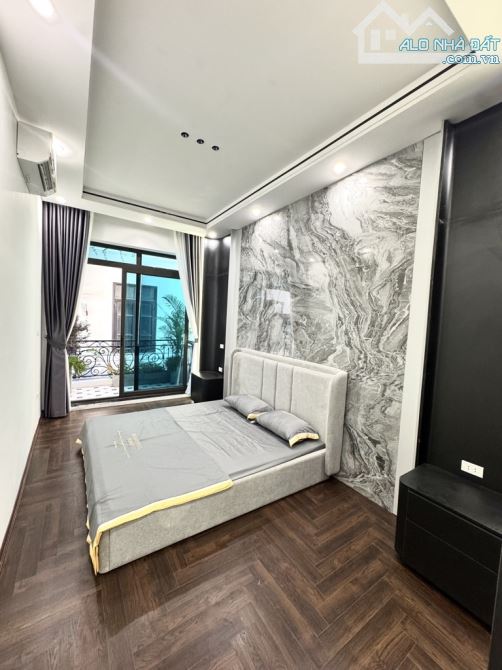 CỦA HIẾM!! MẶT PHỐ VIP THANH XUÂN - PHÂN LÔ Ô TÔ VÀO NHÀ- VỈA HÈ - Ở SƯỚNG KINH DOANH TỐT.