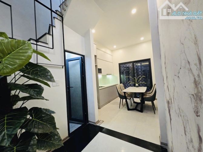 BÁN NHÀ PHÂN LÔ BẠCH MAI - HAI MẶT NGÕ - 4 TẦNG - 42m2 - 9.x TỶ