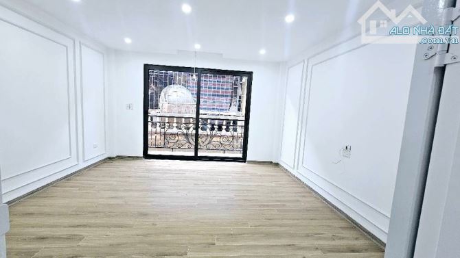 VỊ TRÍ TRUNG TÂM CỦA TRUNG TÂMTHANG MÁY-THOÁNG TRƯỚC SAU - TỔNG 6 NGỦ - FULL NỘI THẤT