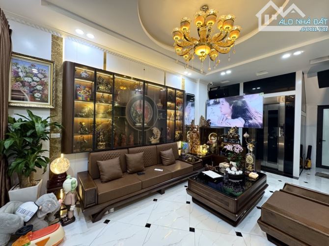 Bán nhà Nguyễn Khánh Toàn, Cầu Giấy 65m2,oto 16 chỗ quay đầu gần cửa, nhỉnh 13 tỷ