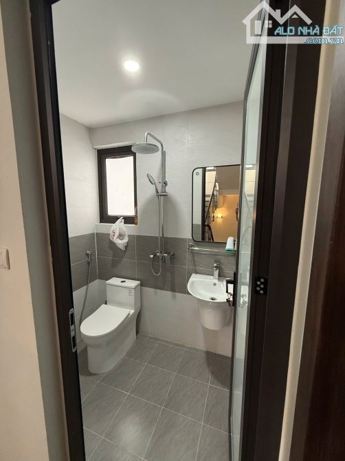 Bán nhà Lê Văn Hưu 27/30m2, 6T, mt 6m mặt ngõ 15m ra phố, sổ đỏ riêng. Giá 8.8 tỷ CTL