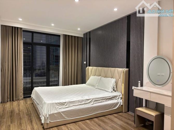 Chỉ 18 Tỷ Sở Hữu Ngay Biệt Thự Phố Thịnh Quang, Đống Đa 101m2 ô tô đỗ cổng, full nội thất