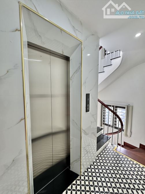 NHÀ ĐẸP LONG BIÊN Ô TÔ TRÁNH - 7 TẦNG THANG MÁY - 12 TỶ