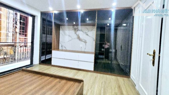 VỊ TRÍ TRUNG TÂM CỦA TRUNG TÂMTHANG MÁY-THOÁNG TRƯỚC SAU - TỔNG 6 NGỦ - FULL NỘI THẤT